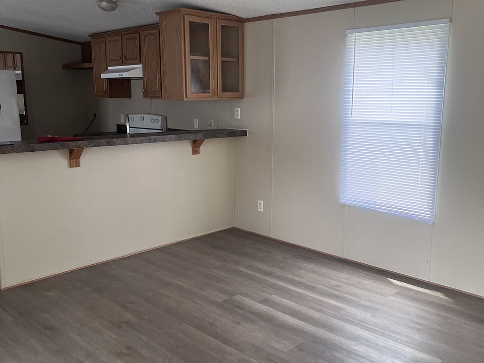 1st image of 807 Greenfield Ln #21