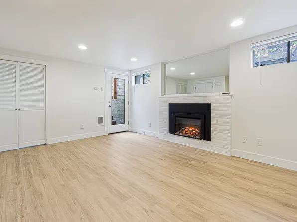 532 12th Ave E #532B, Seattle, WA 98102