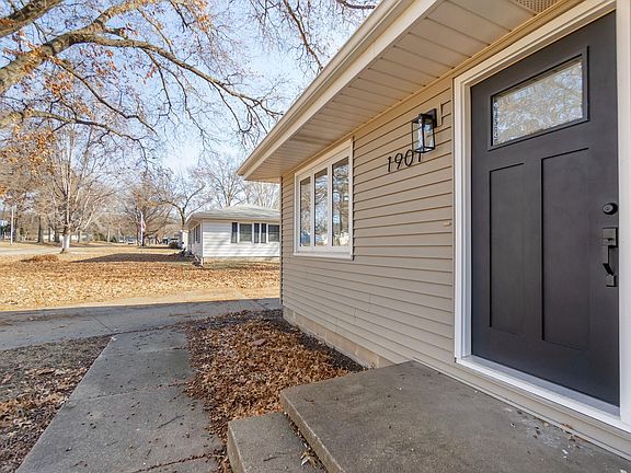 5th image of 1901 Pin Oak Dr