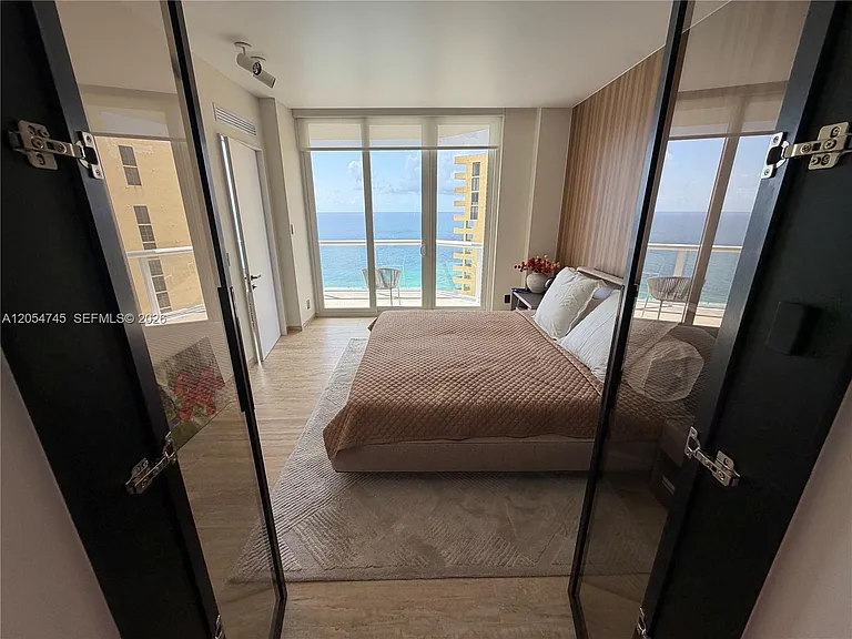 16425 Collins Ave #OS18A — Photo 13