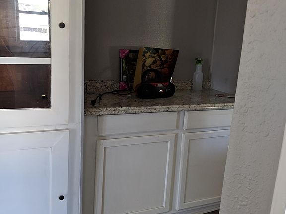 3rd image of 208 N Tenbrook Ave