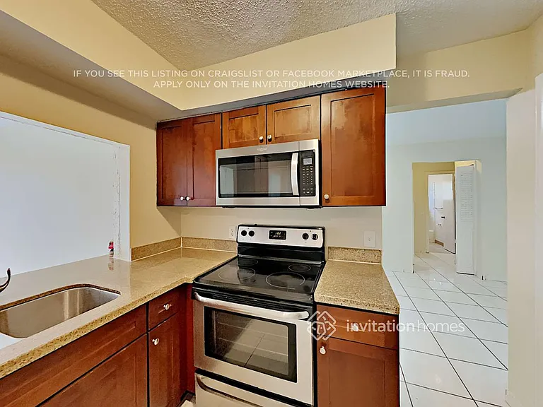 8760 Johnson St — Photo 11