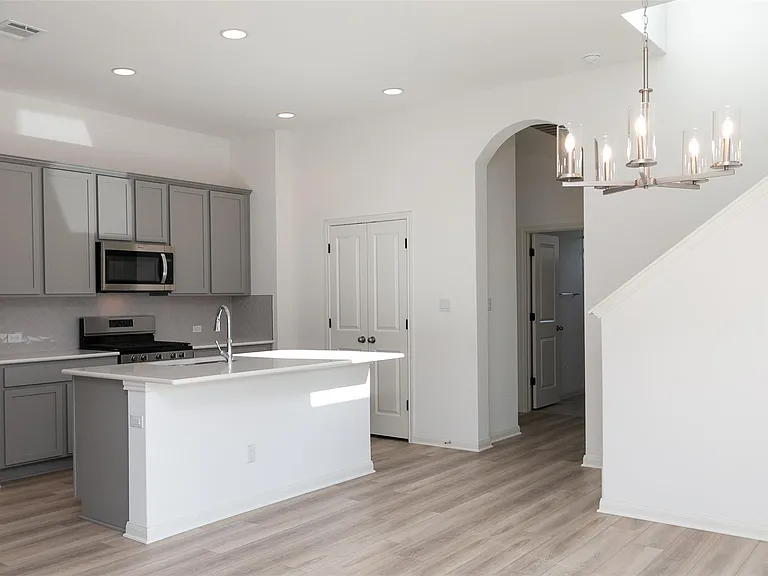 5303 Bruno St — Photo 7