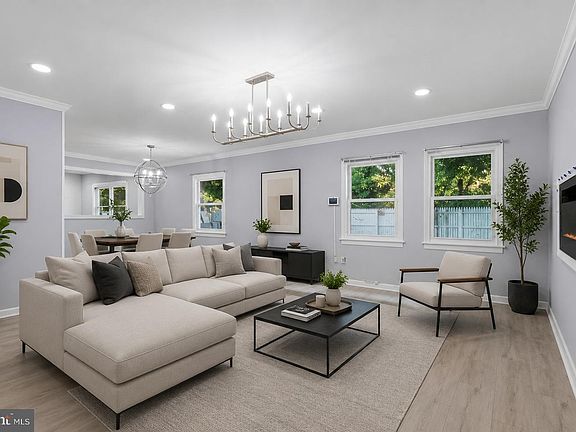 5th image of 26 Bayberry Ln