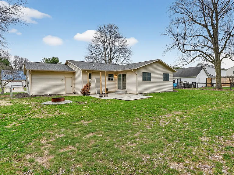 11966 Bluebonnet Ln — Photo 3