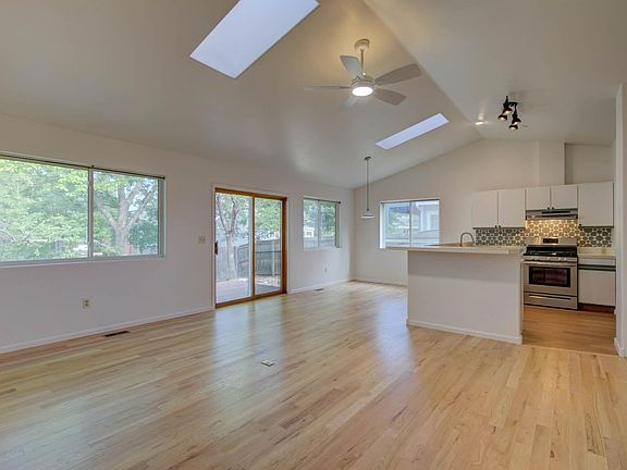 5th image of 213 Welch Dr