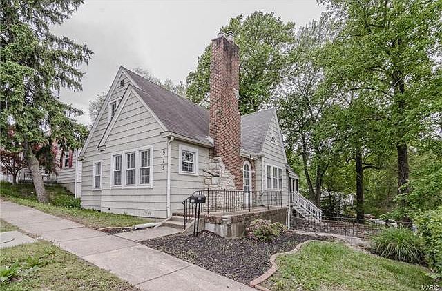 2nd image of 976 Greeley Ave