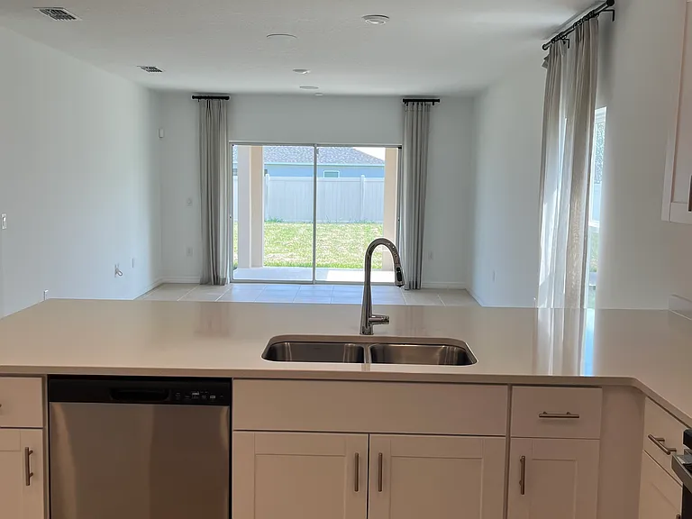 2571 Driftwood St — Photo 15