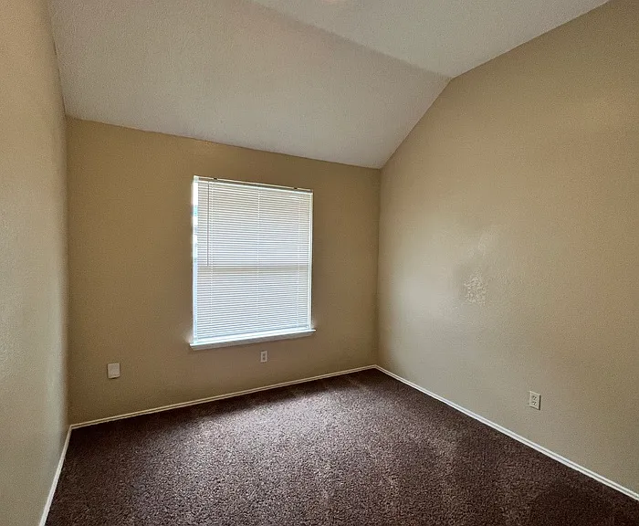 2213 Creek Royal Dr — Photo 5
