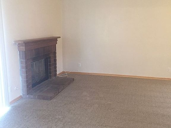 5th image of 22805 Climbing Rose Dr