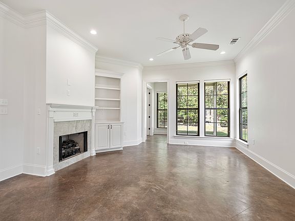 3rd image of 316 Caddo Dr