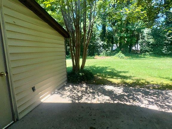 2nd image of 220 Abbey Ln