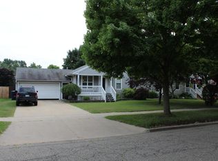 250 W 28th St, Holland, MI 49423