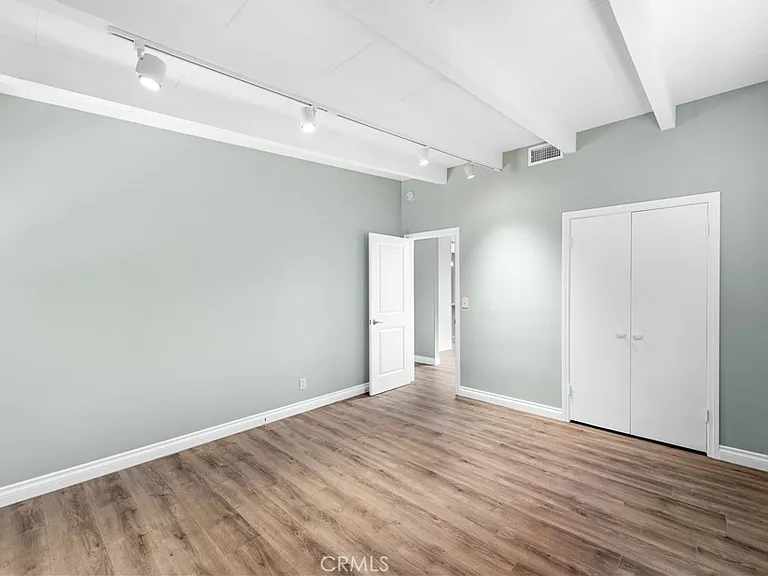 1435 Bluebird Canyon Dr — Photo 18