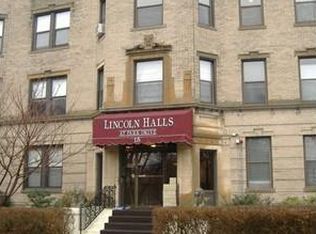 11 Park Dr APT 4, Boston, MA 02215