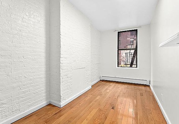5th image of 153 E 33rd St APT 1
