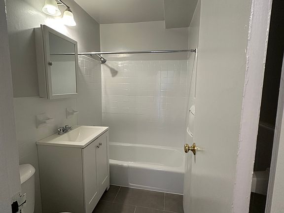 3rd image of 11 Scott Ct APT A2