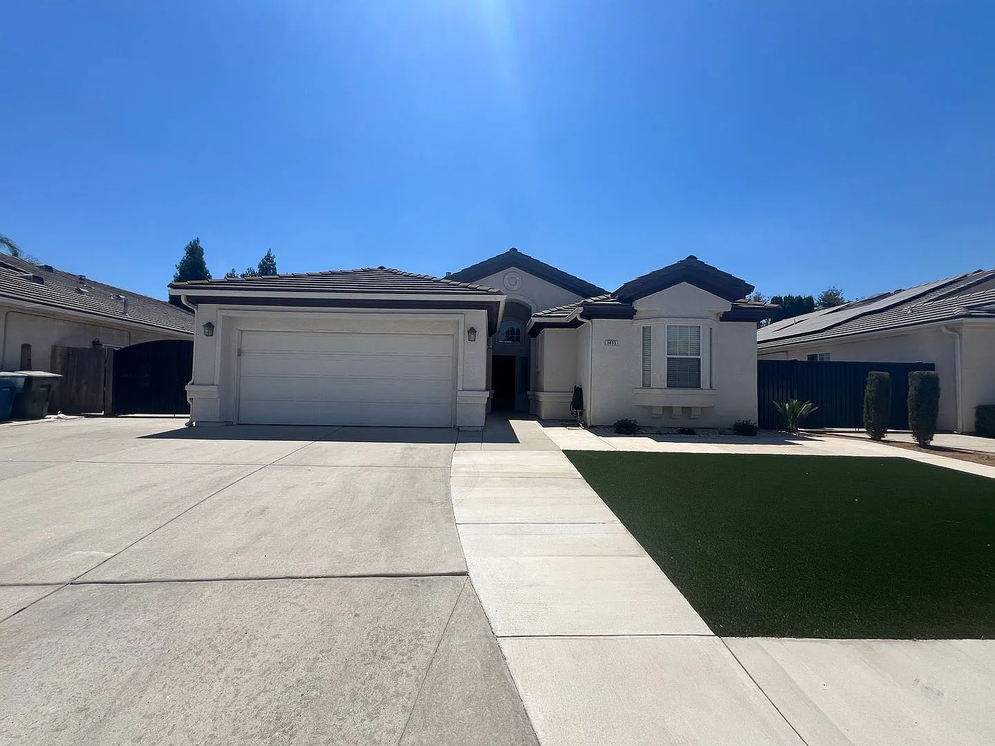 Move-In Ready 3 Bedroom 2 Bath Home in Fresno — Photo 2
