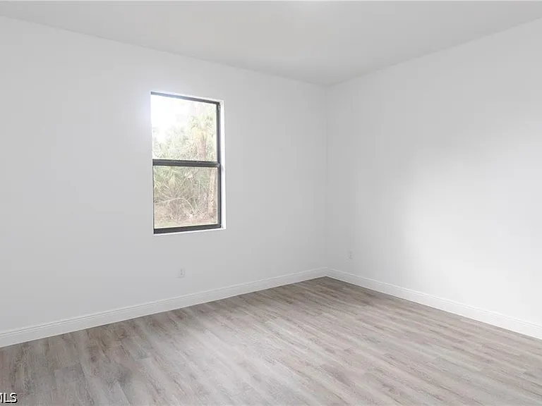 1476 Rugby Ln — Photo 15