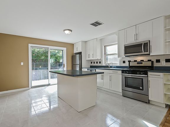 5th image of 58 Coolidge Ave