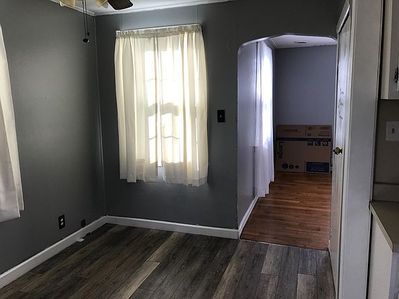 Dining area off living room and kitchen