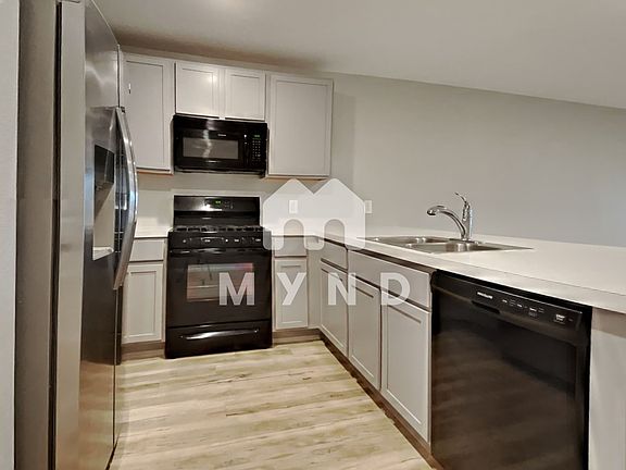 3rd image of 451 Jewett Meadow Dr