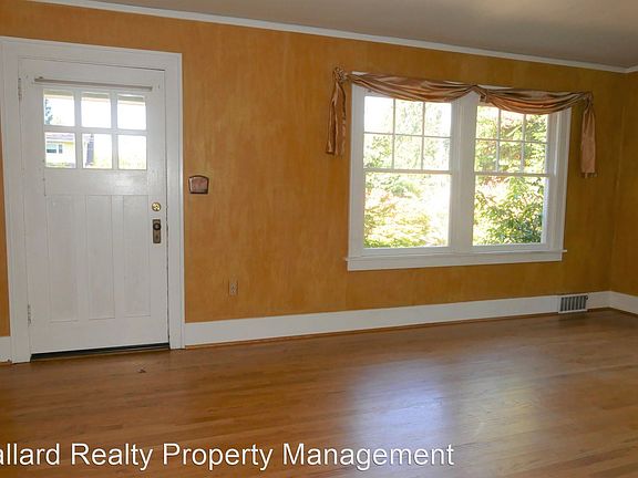 4th image of 13414 Corliss Ave N