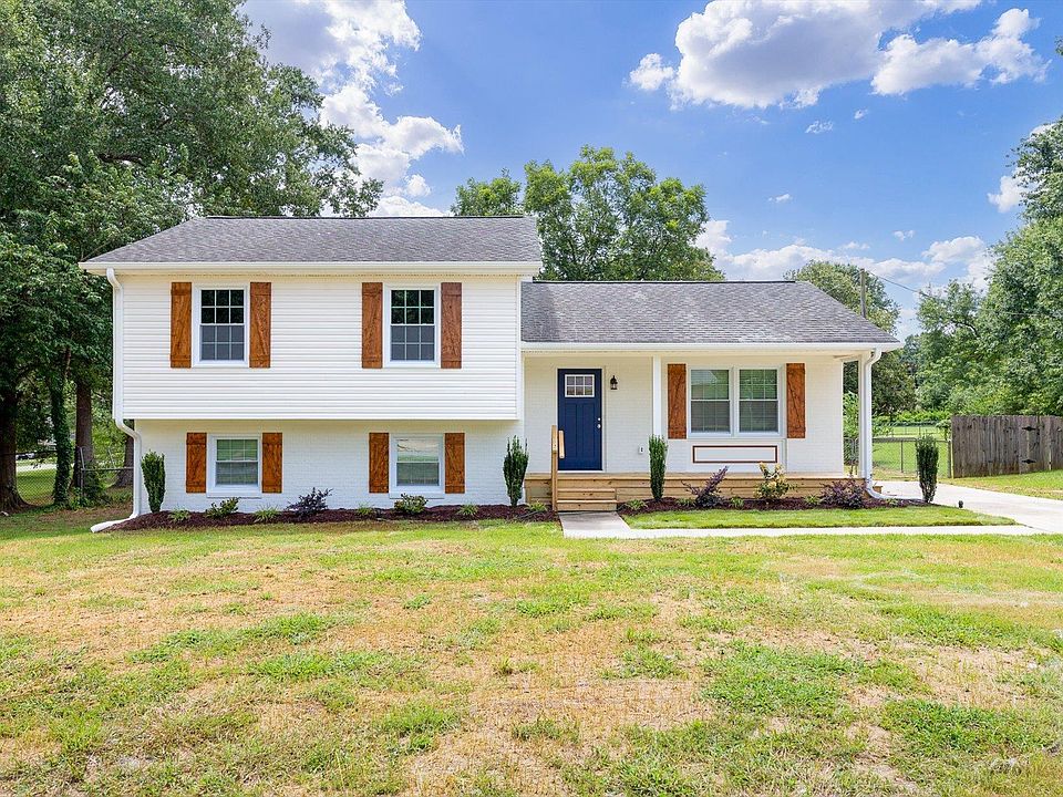 1st image of 420 Cloverdale Ln