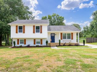 420 Cloverdale Ln, Simpsonville, SC 29681