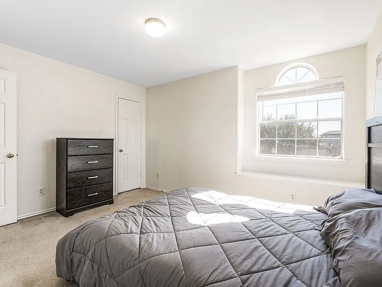 4407 Golden Gate Dr — Photo 14