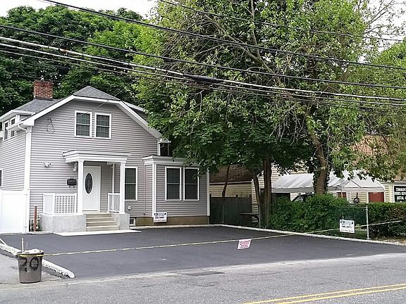 2nd image of 209 Ronkonkoma Ave