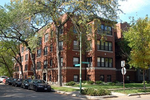 1st image of 4300 N Greenview Ave #B1