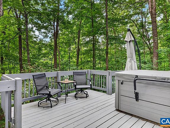 5th image of 25 Hickorynut Dr