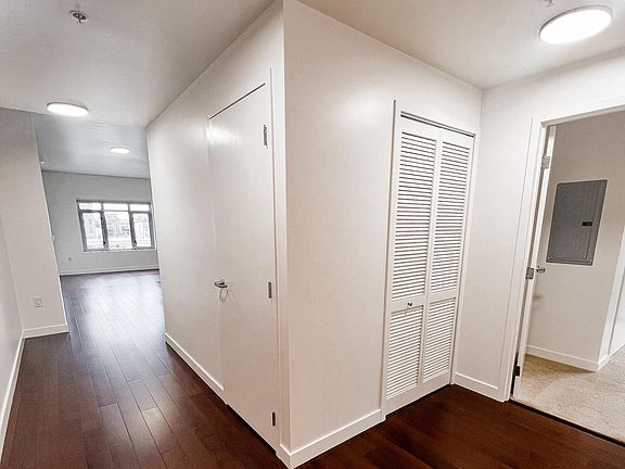 3rd image of 175 W Saint James St Unit 408