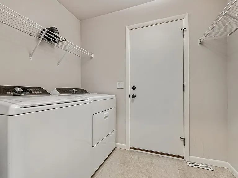 1638 Happy Trails Rd — Photo 15