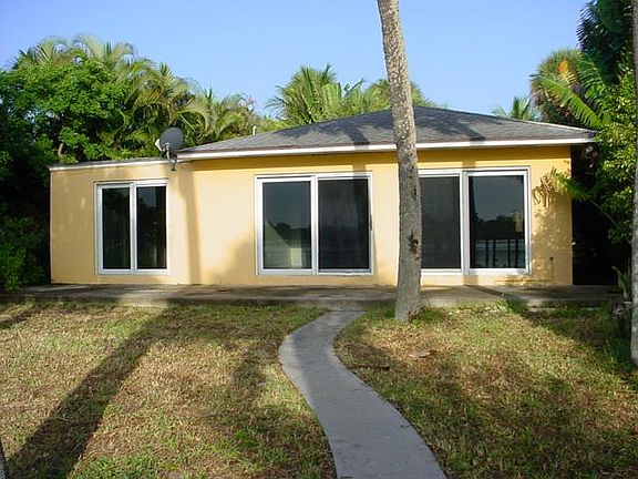 2nd image of 710 S Lake Dr
