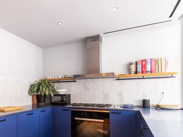 547 West 47th Street image 16 of 20