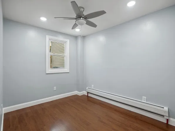 4 Garrison Avenue image 12 of 25