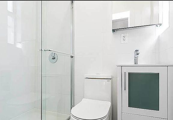 4th image of 838 Flatbush Ave #2B