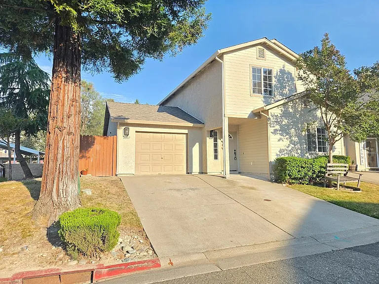 3057 Courtside Dr — Photo 2
