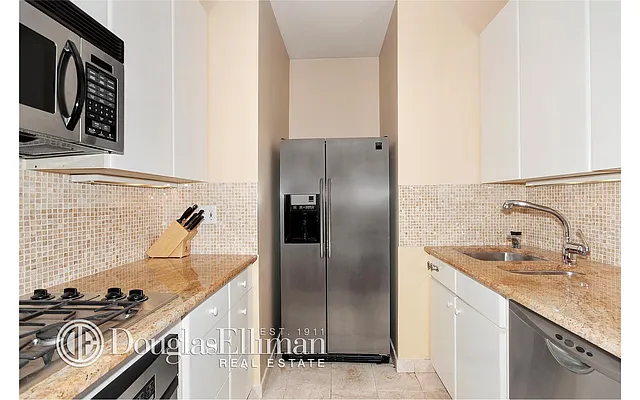 Sold by Douglas Elliman | media 16