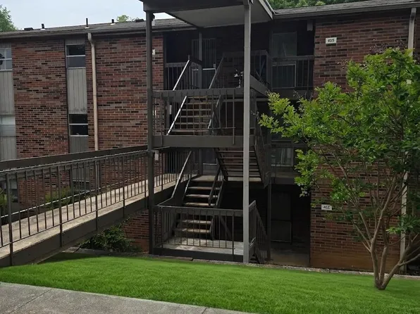 435 Canberra Dr, Knoxville, TN 37923
