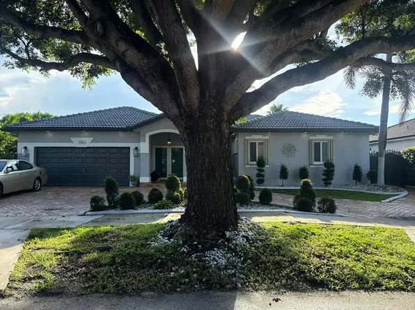 15957 NW 77th Pl, Miami Lakes, FL 33016