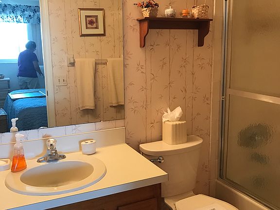 3rd image of 4521 Bay Beach Ln APT 324