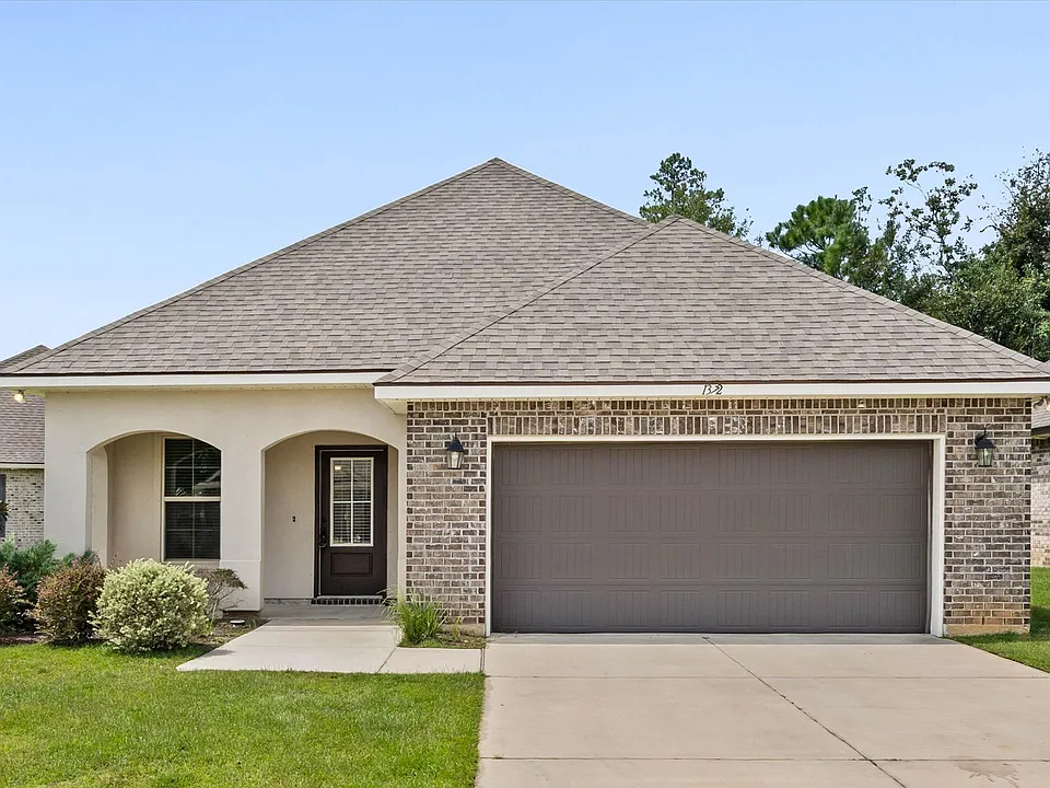 1372 Surrey Loop