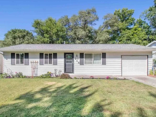 215 Maplewood Ave, Mishawaka, IN 46544