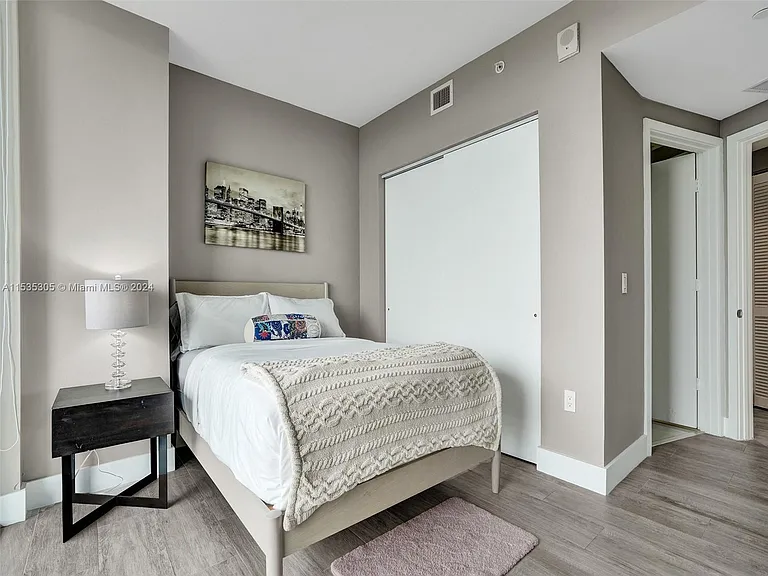 121 NE 34th St #1801 — Photo 52