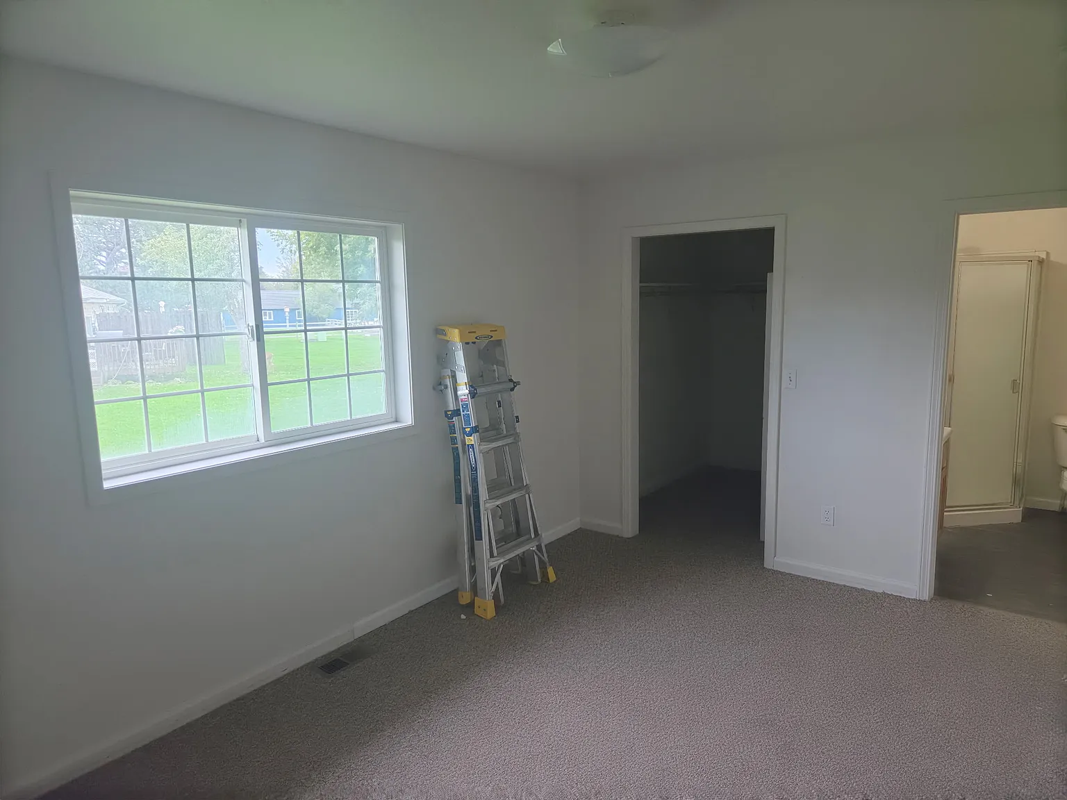 3 bed, 1100 sqft, $2,000 — Photo 4