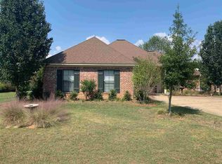 142 Millstone Dr, Mendenhall, MS 39114