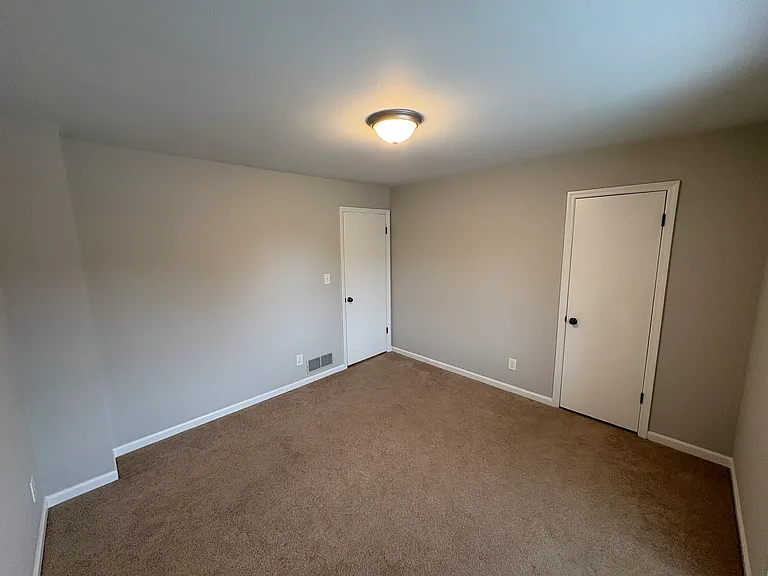 3925 Mountain View Rd #3 — Photo 8